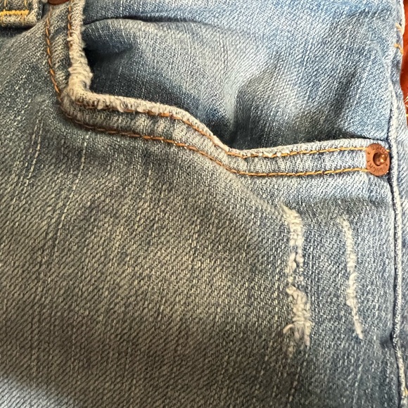 Lucky brand jeans. Size 4 length 27. Slightly distressed and flared - Picture 5 of 9